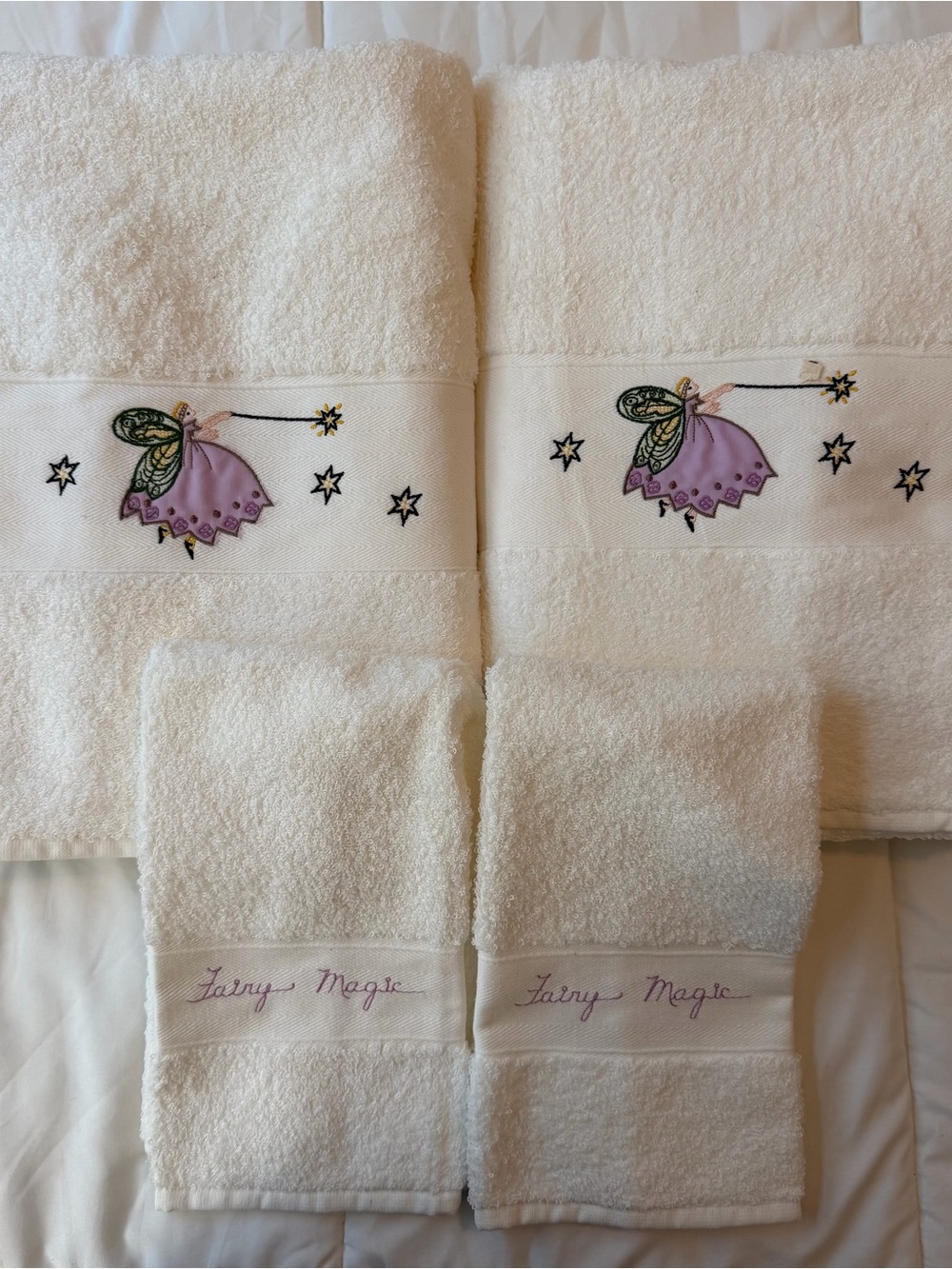 VTG TRADITIONS Set of 4 White Towels With Fairy Accents NWT